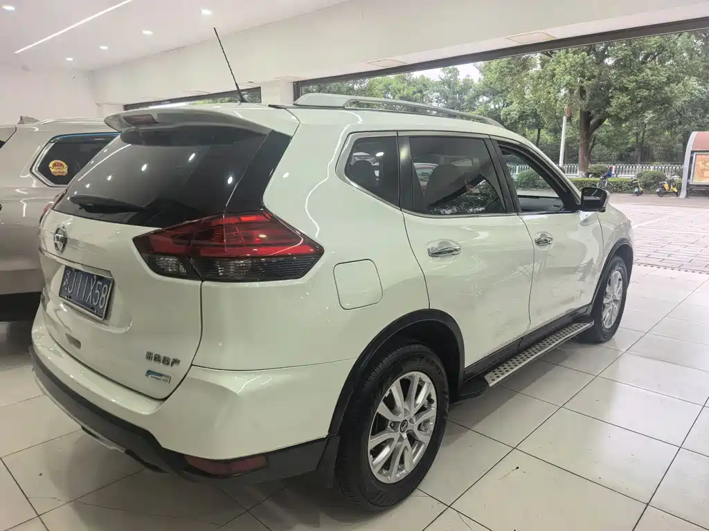 Nissan X-Trail — миниатюра 4