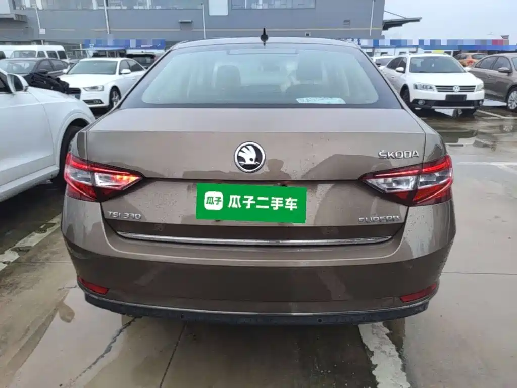 Skoda Superb — миниатюра 6