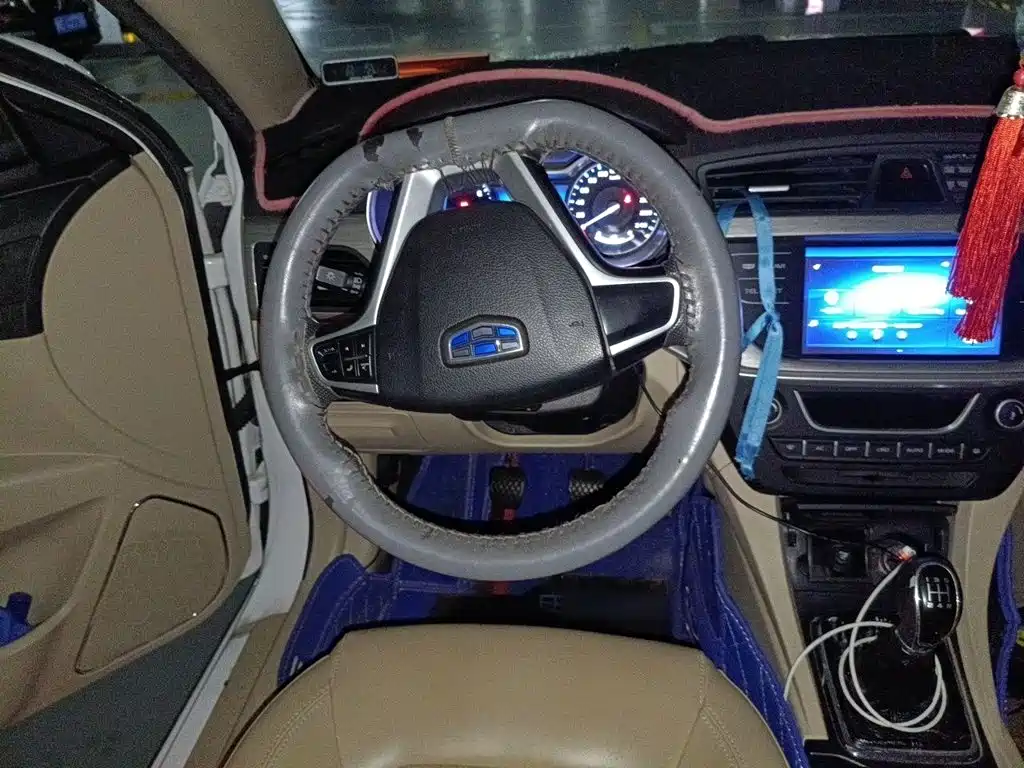 Geely Emgrand — миниатюра 3