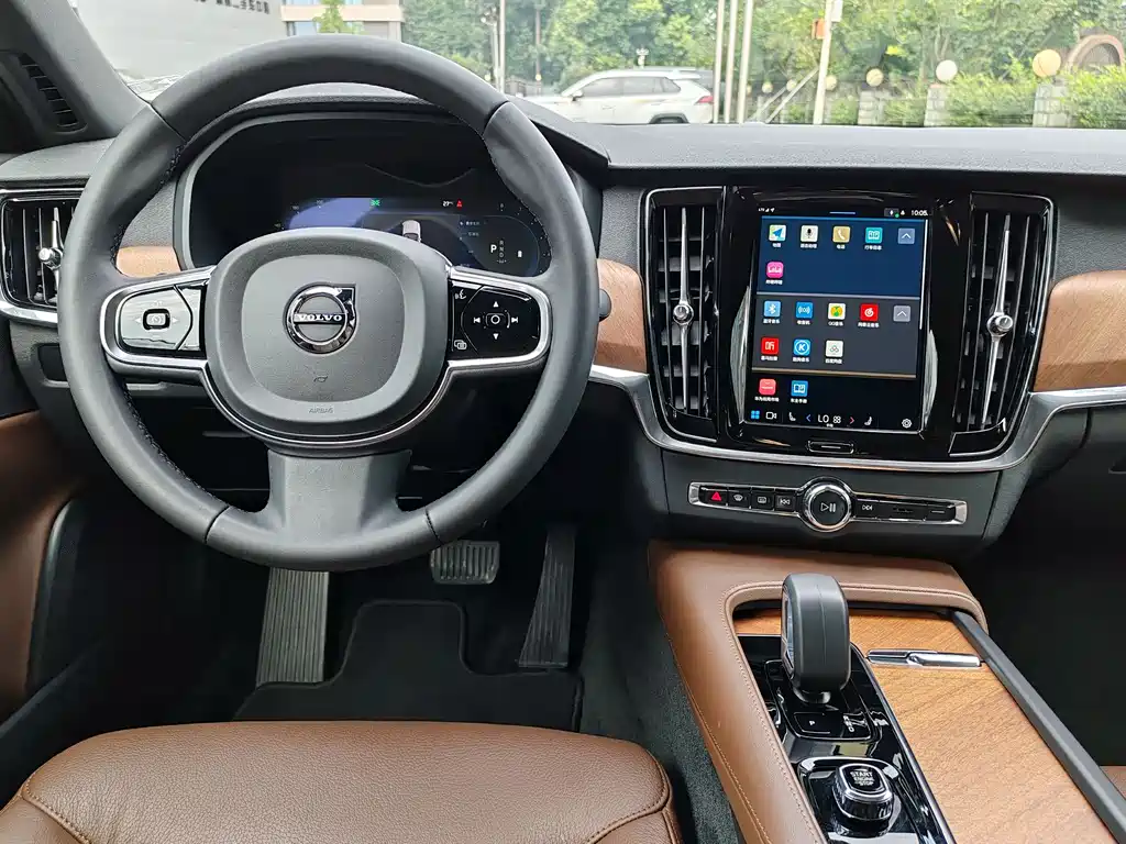 Volvo S90 2024 B5 Luxury