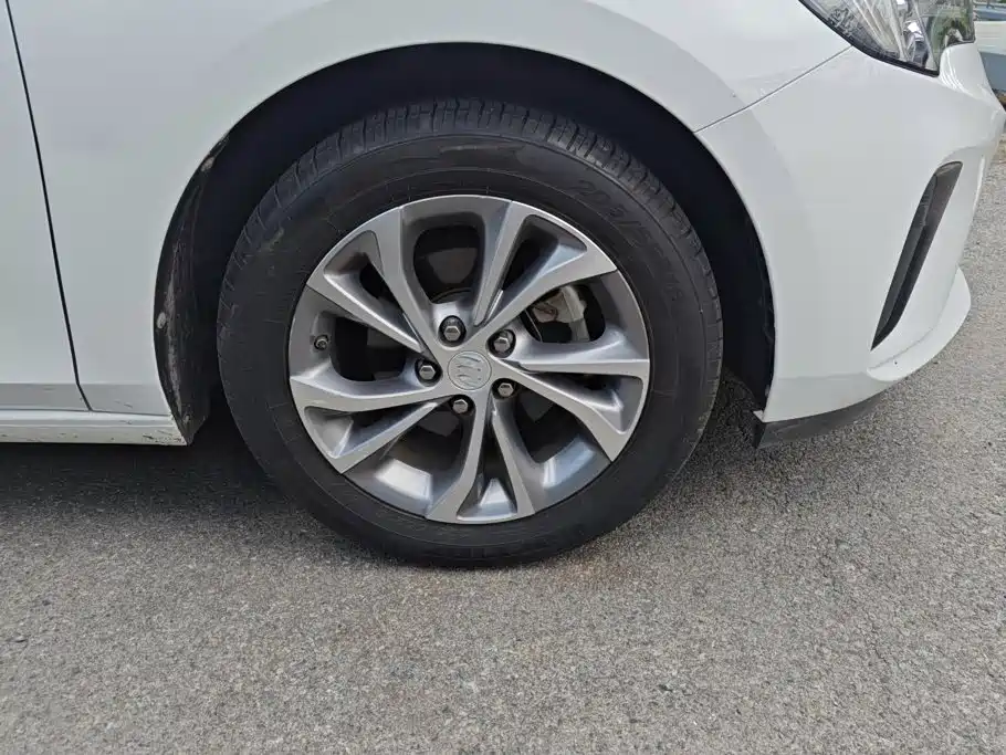 Buick Verano — миниатюра 6