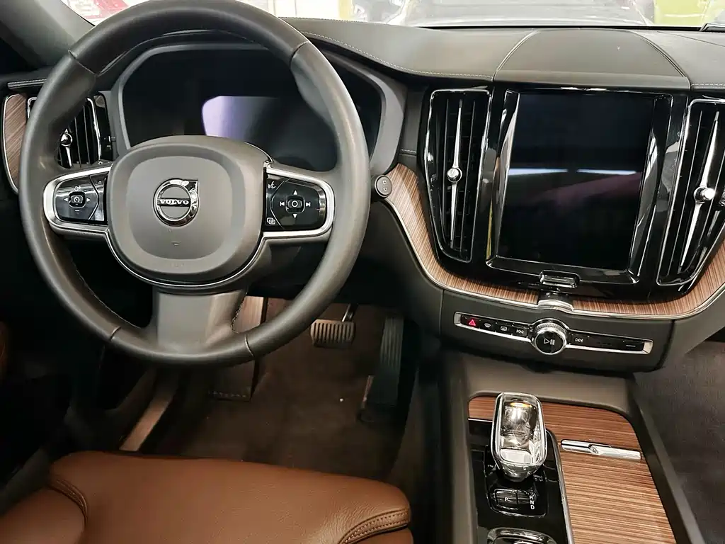 Volvo XC60 — миниатюра 11