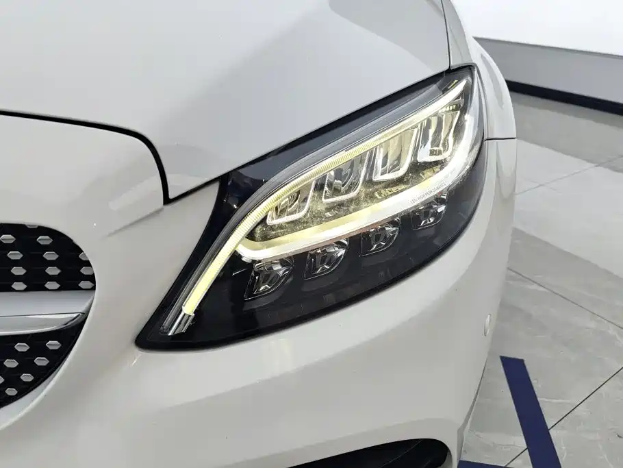 Mercedes-Benz C-Class — миниатюра 5