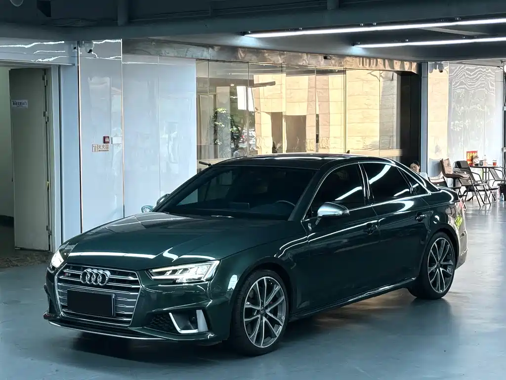 Audi S4