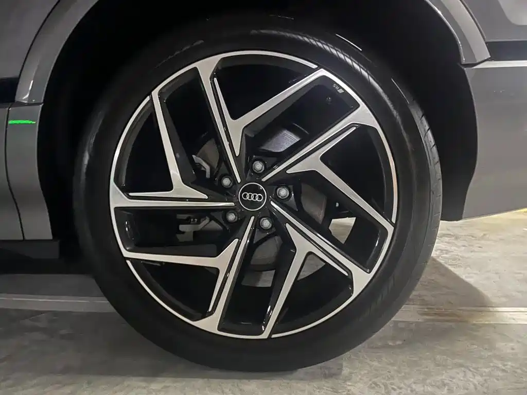 Audi Q6L e-tron — миниатюра 8