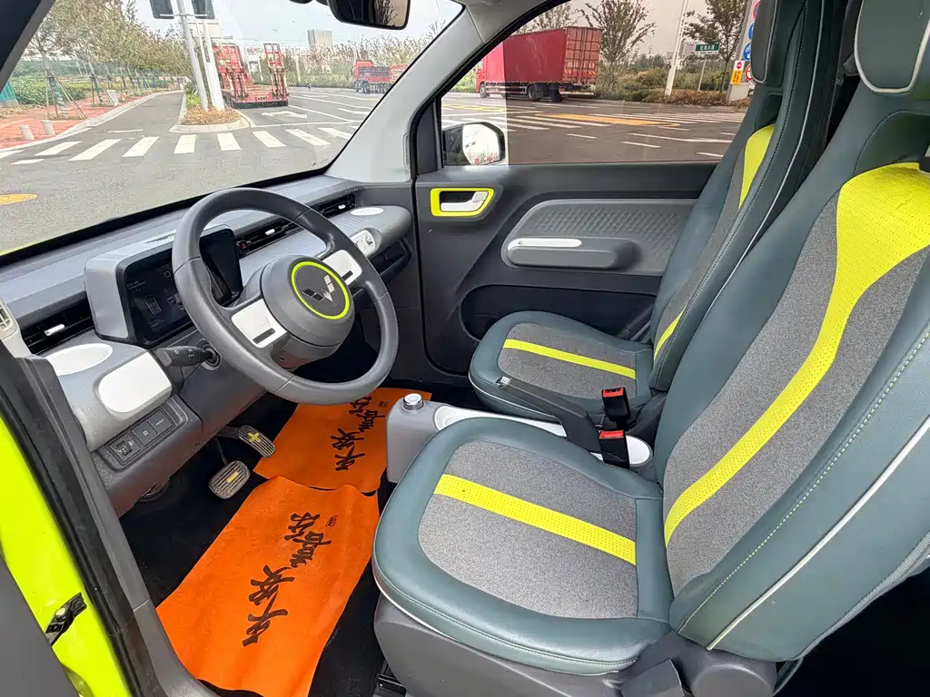 Wuling MINIEV — миниатюра 4