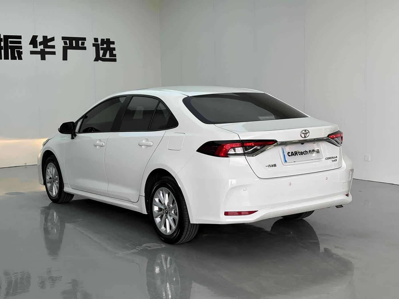 Toyota Corolla 1.2 л 2022 г. Белый, пробег 32000 км