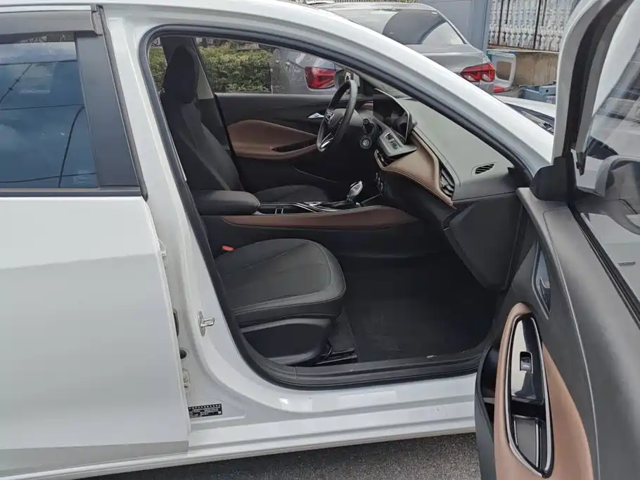 Buick Verano — миниатюра 8