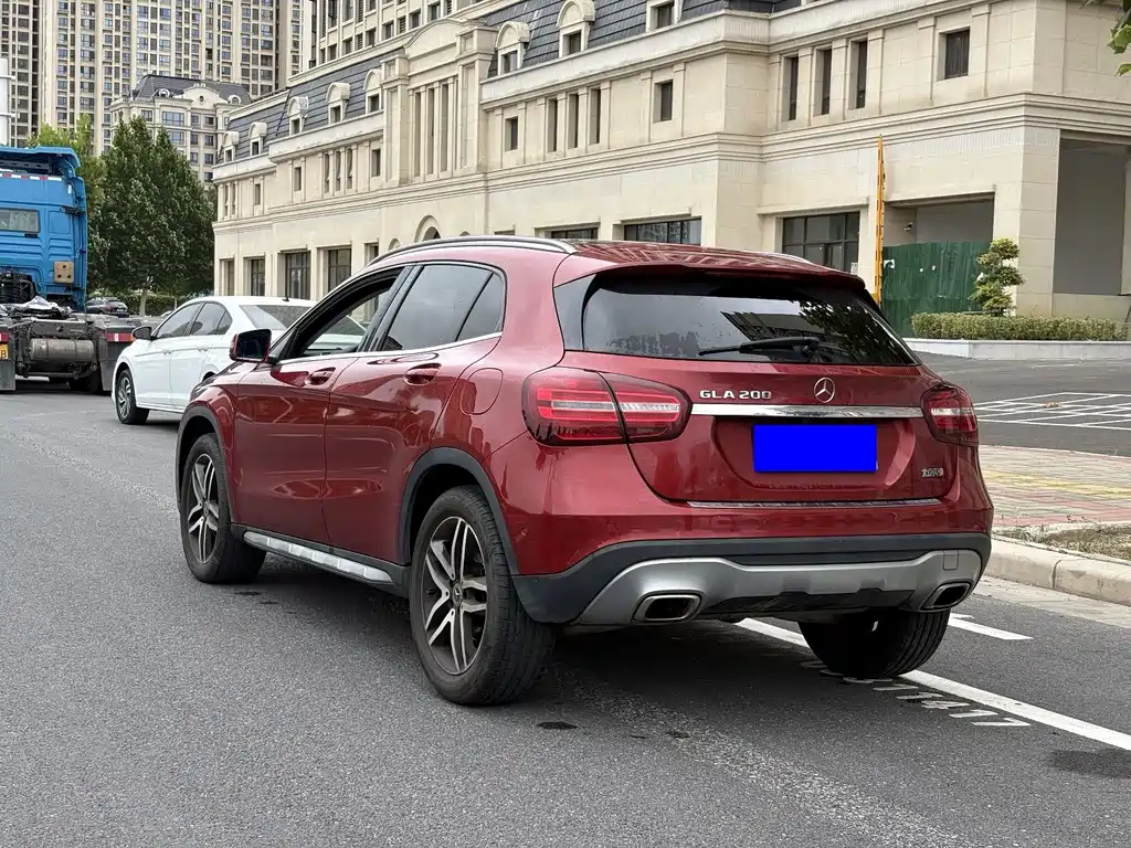 Mercedes-Benz GLA — миниатюра 8