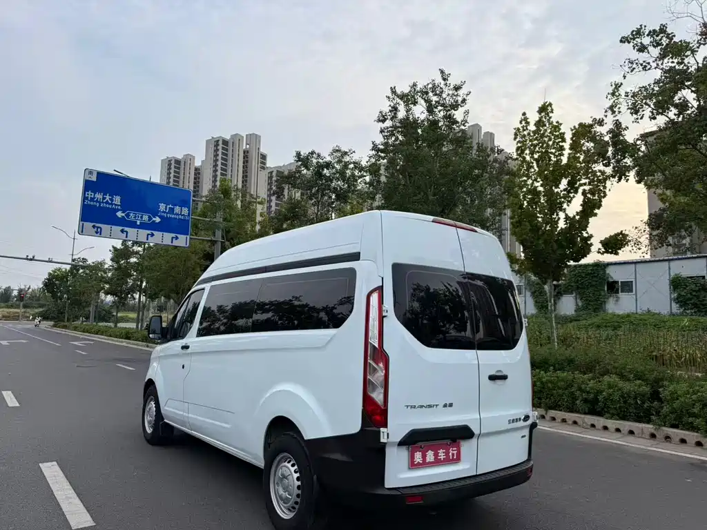 Ford Transit — миниатюра 9