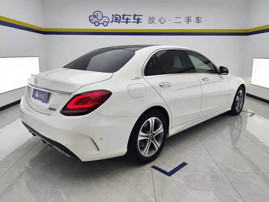 Mercedes-Benz C-Class — миниатюра 3