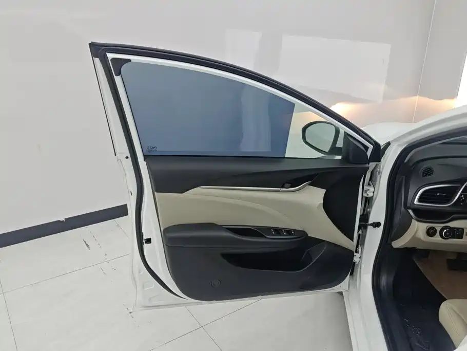 Buick Excelle — миниатюра 7