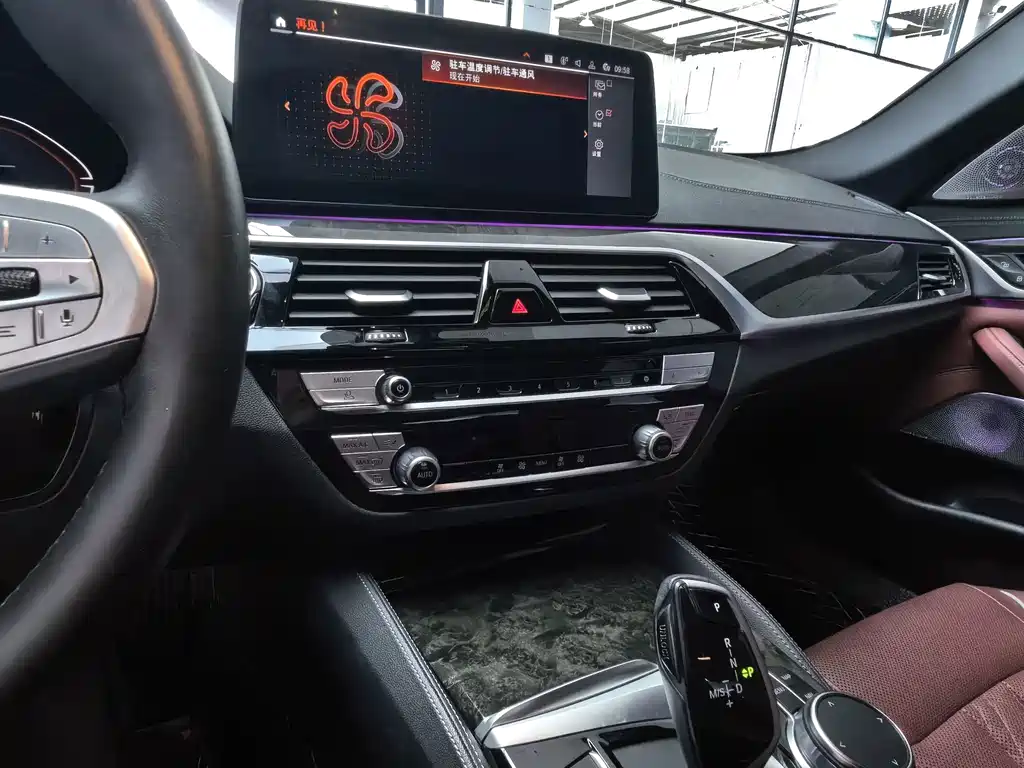 BMW 5 Series — миниатюра 12