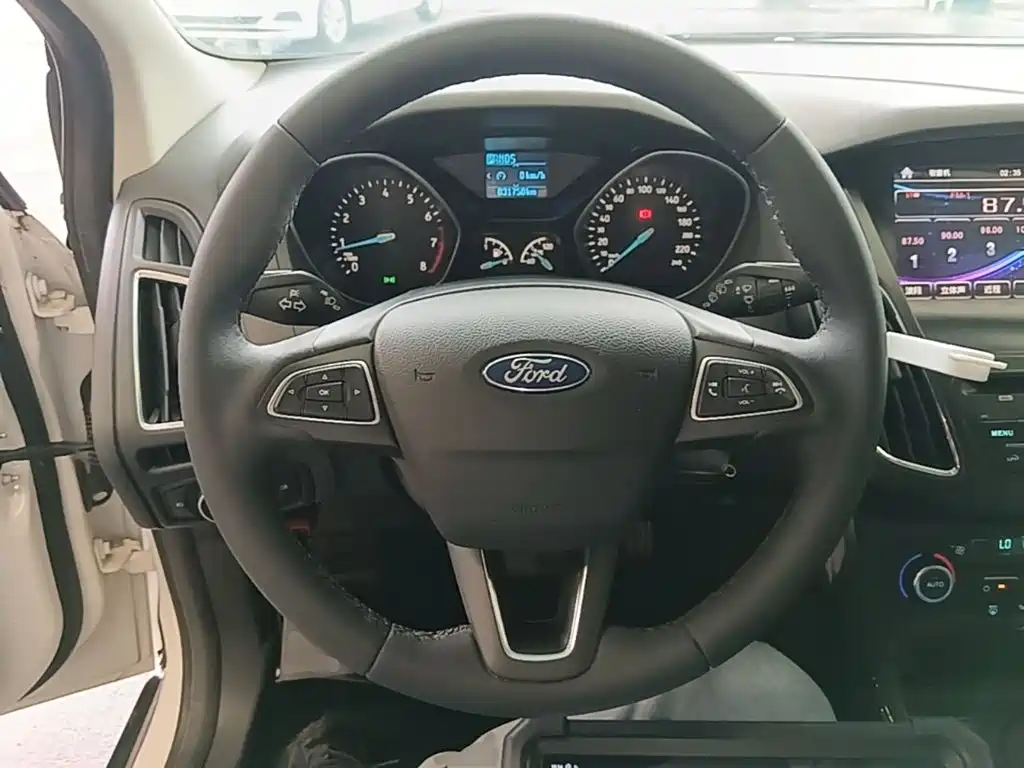 Ford Focus — миниатюра 11