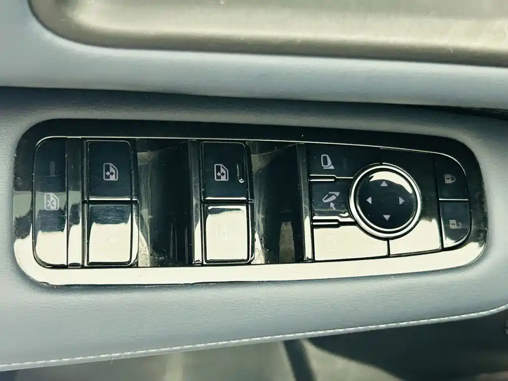 Nissan Ariya — миниатюра 18