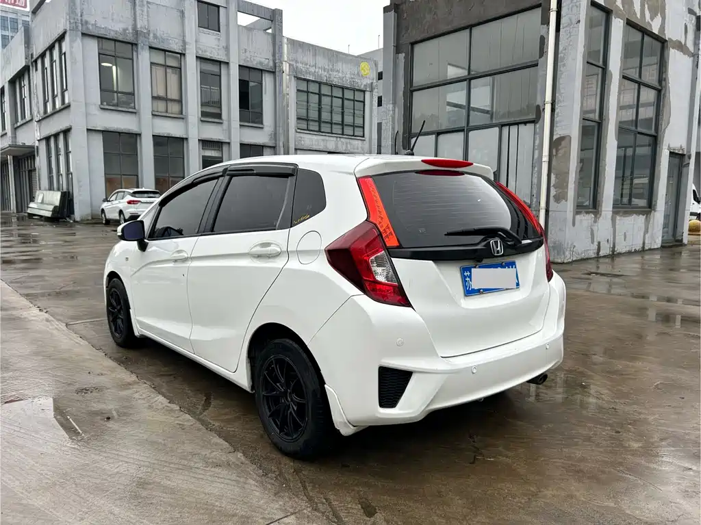 Honda Fit — миниатюра 6