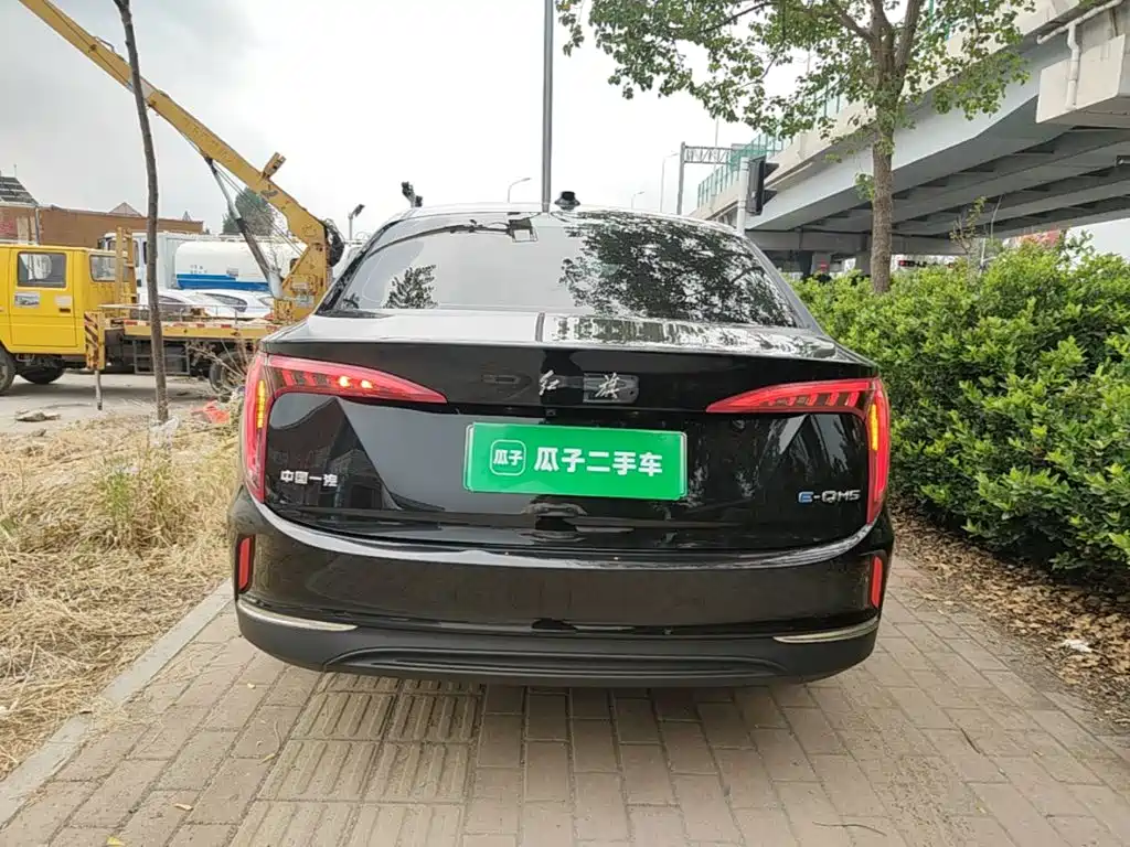 Hongqi Hongqi E-QM5 — миниатюра 6