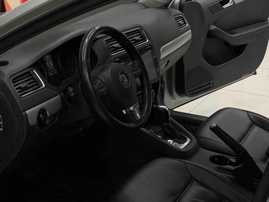 Volkswagen Sagitar — миниатюра 7