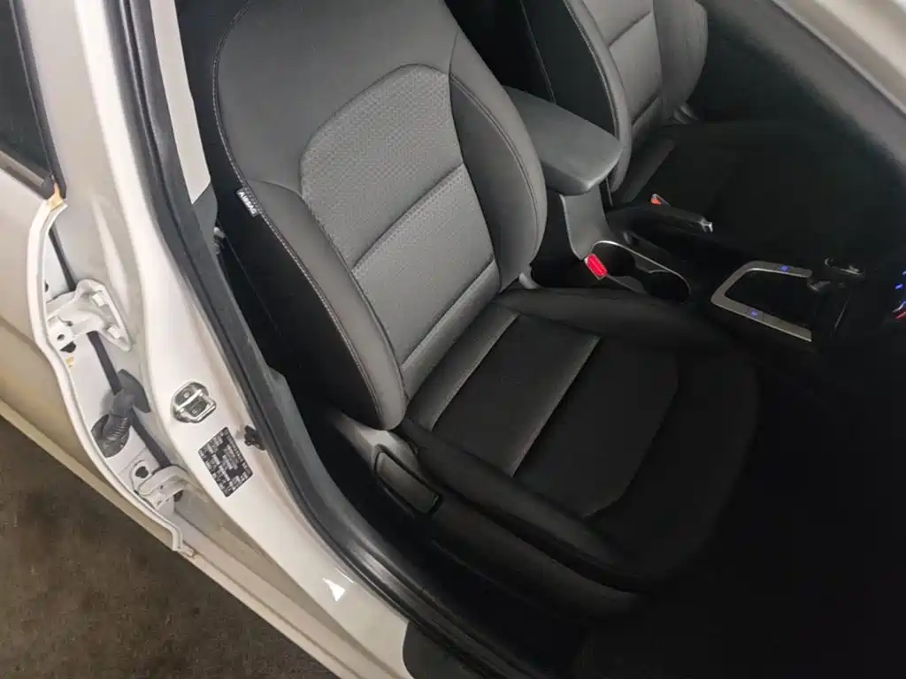 Hyundai Elantra — миниатюра 25