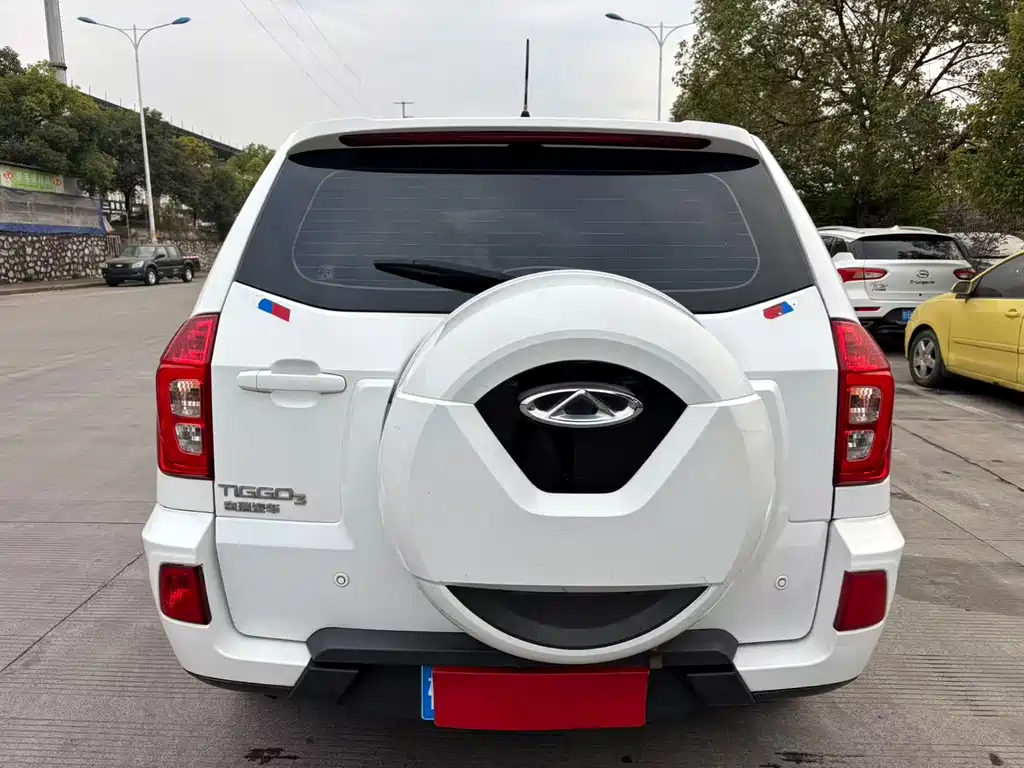 Chery Tiggo 3 3 2015 1.6L MT Sport
