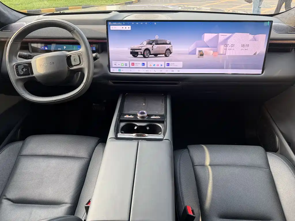 Lynk & Co 900 2025 2.0T Ultra 6 мест