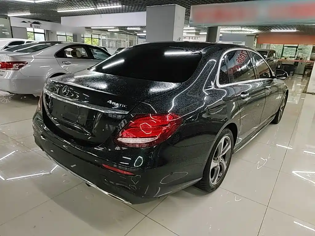 Mercedes-Benz E-Class — миниатюра 7