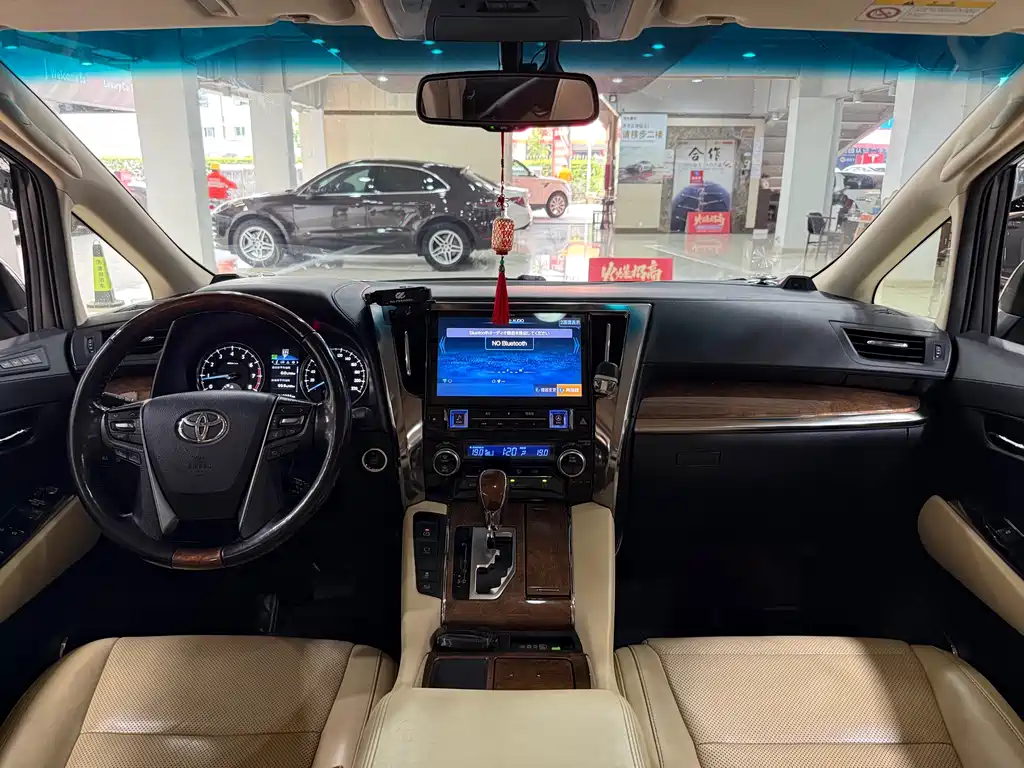 Toyota Alphard 2018 3.5L Luxury