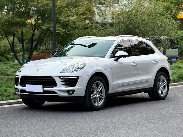PORSCHE MACAN 2018