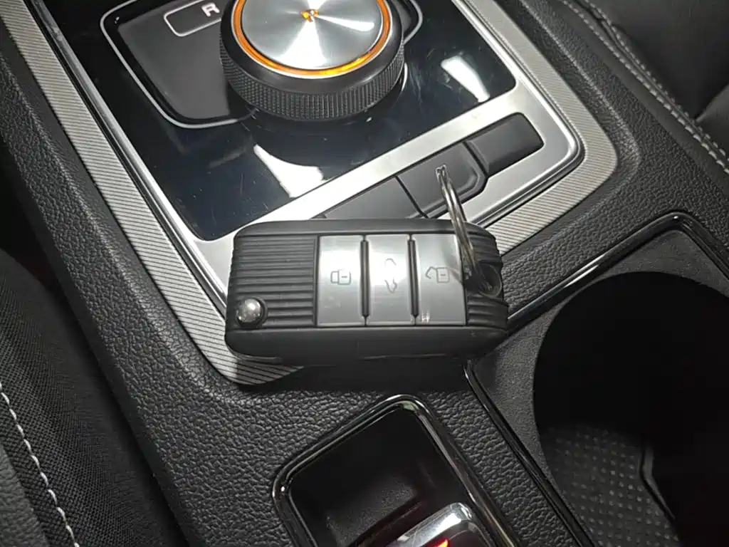 Roewe i6 New Energy — миниатюра 9