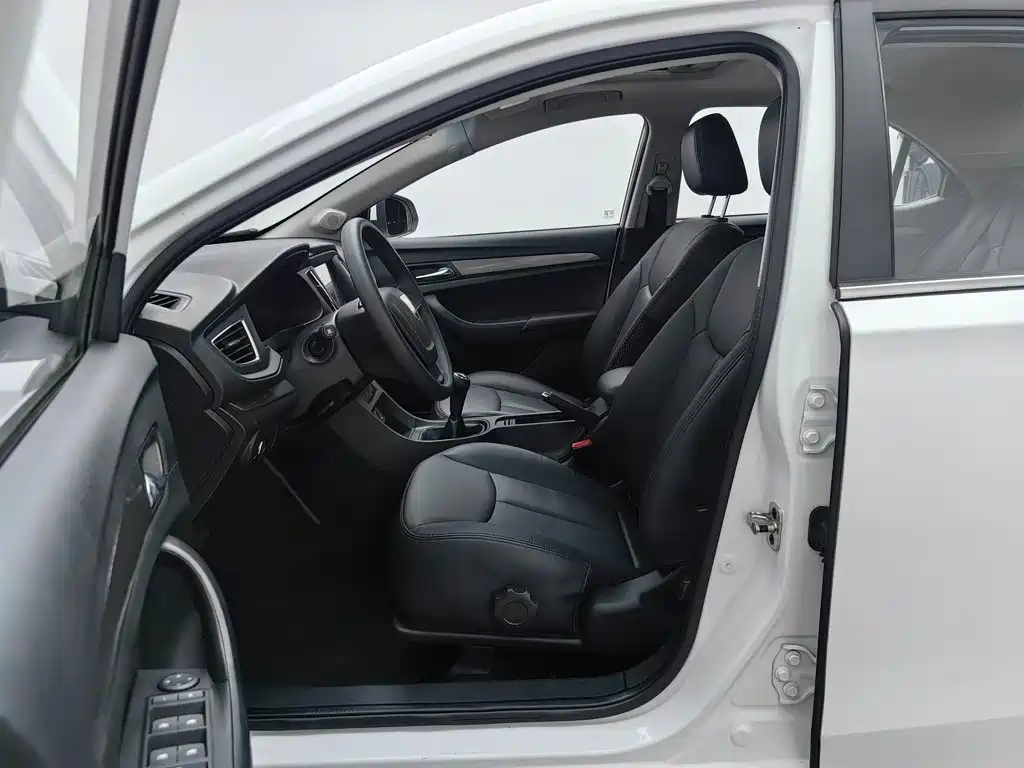 Roewe 360 — миниатюра 8