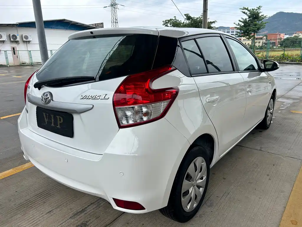 Toyota Yaris L — миниатюра 8