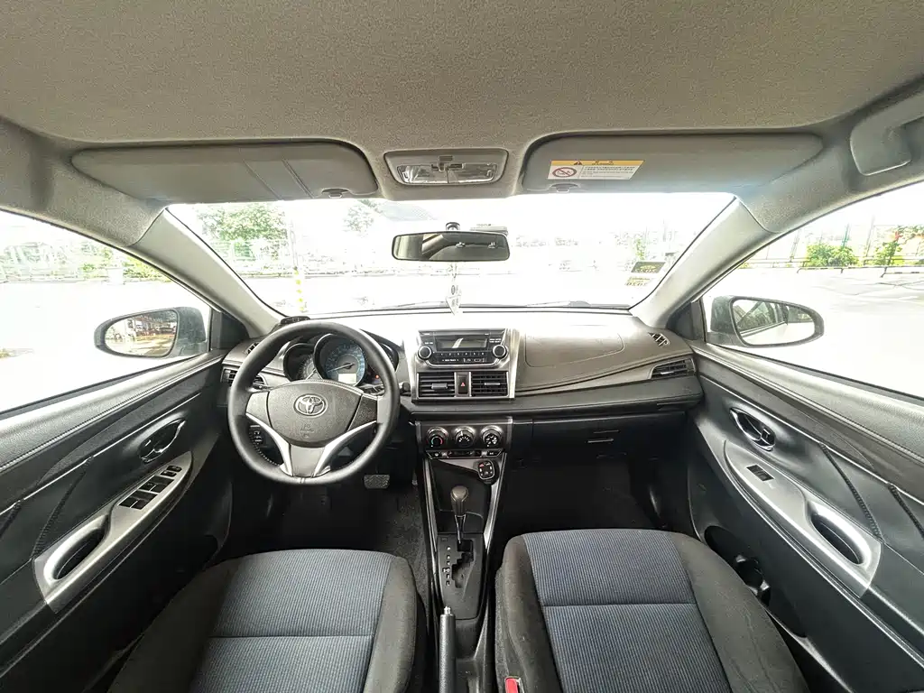 Toyota Yaris L — миниатюра 13