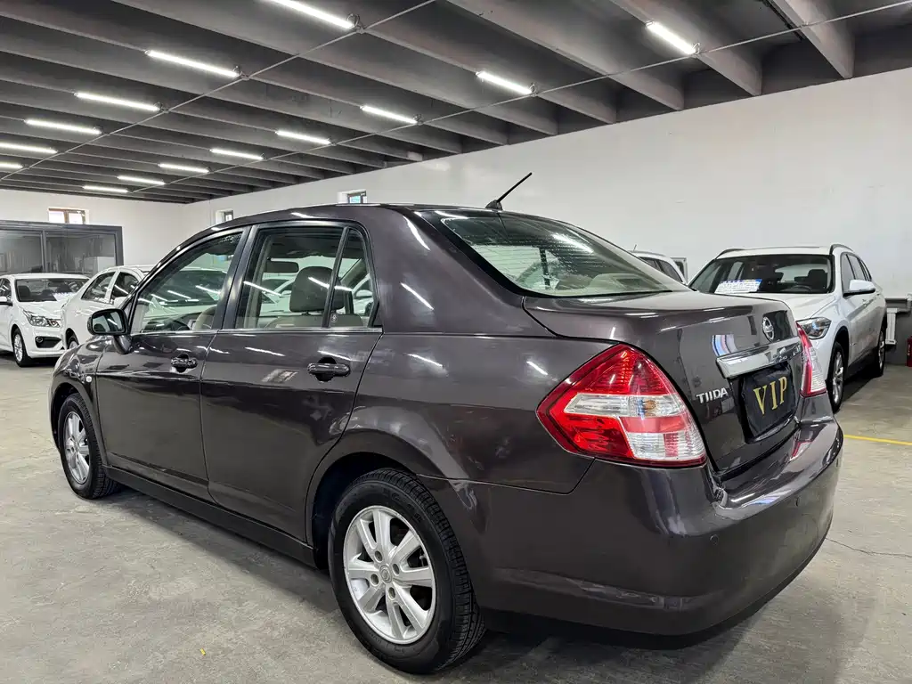 Nissan Tiida — миниатюра 5