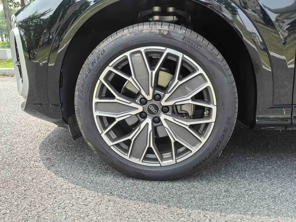 Audi Q5L — миниатюра 15