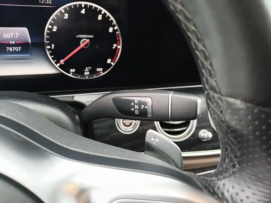 Mercedes-Benz E-Class — миниатюра 14