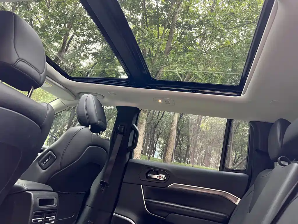 Jeep Commander — миниатюра 16