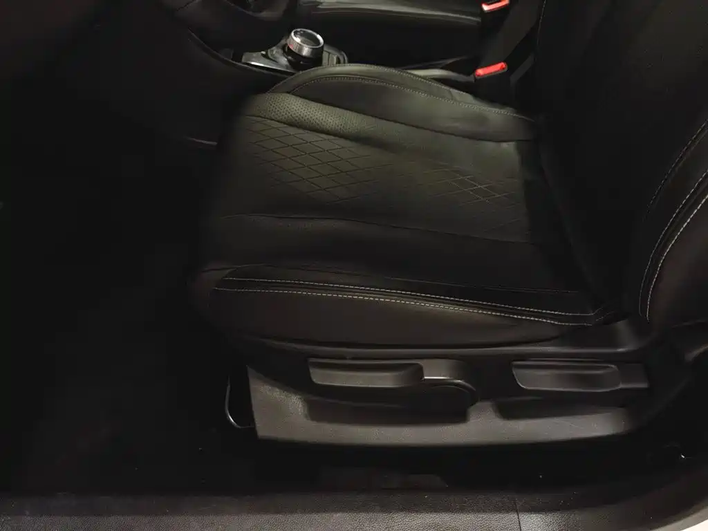 Baojun 310W — миниатюра 20