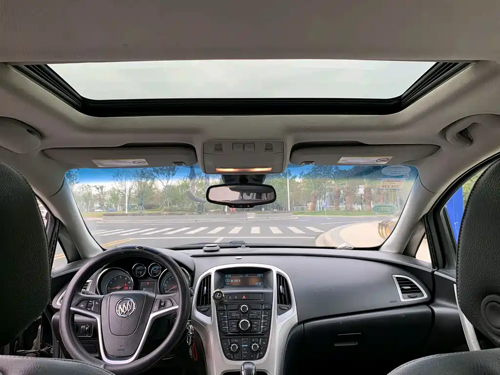 Buick Excelle — миниатюра 12