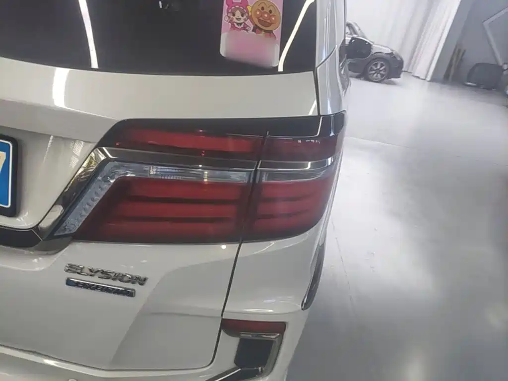 Honda Elysion — миниатюра 8
