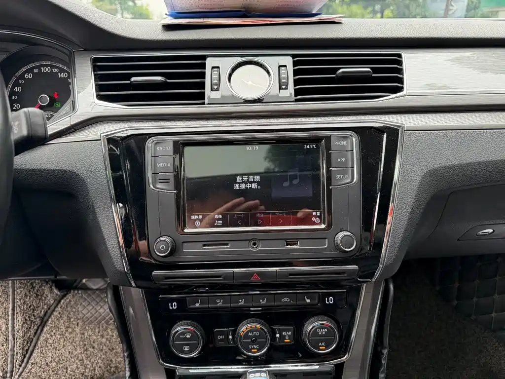 Volkswagen Passat — миниатюра 10