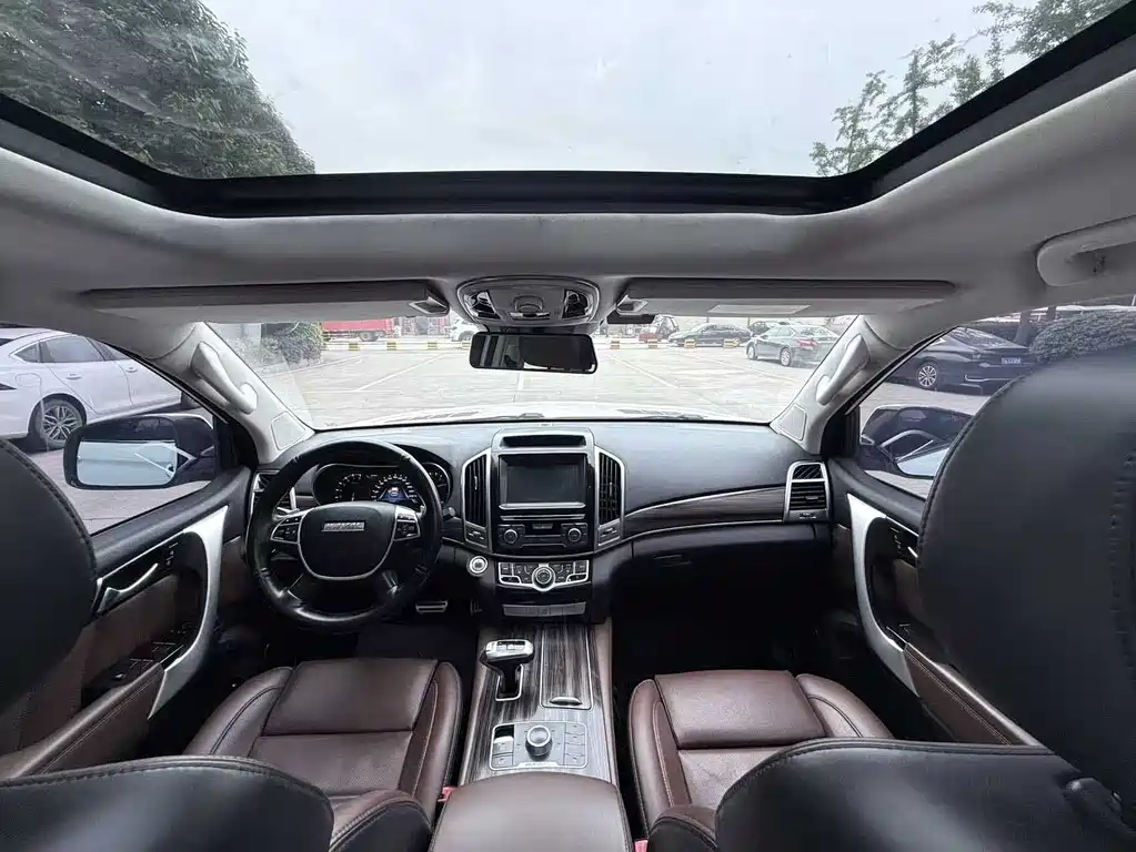 Haval H9 2017 2.0T Premium 5 мест