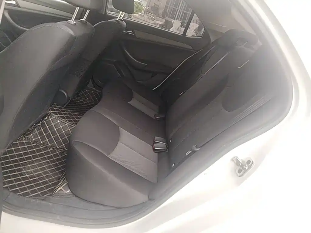 Roewe 360 — миниатюра 17