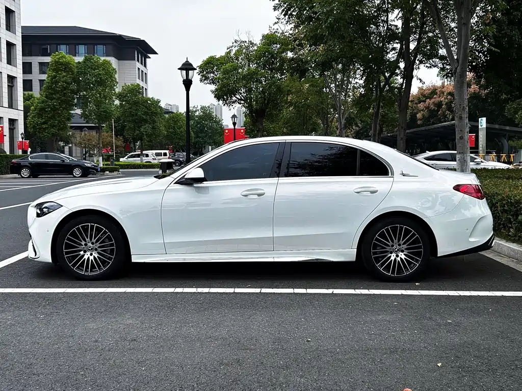 MERCEDES BENZ C CLASS