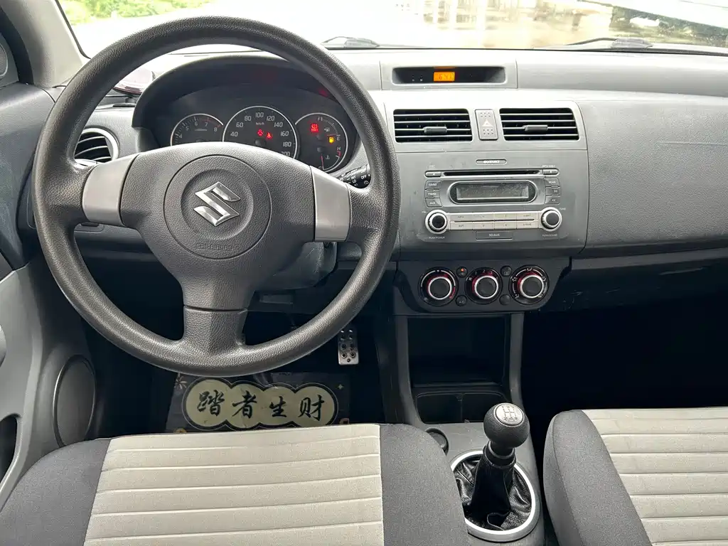 Suzuki Swift — миниатюра 8