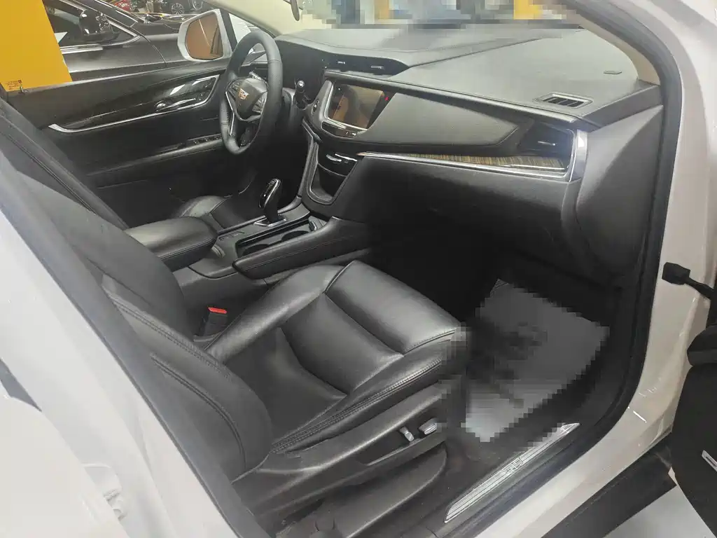 Cadillac XT5 — миниатюра 6