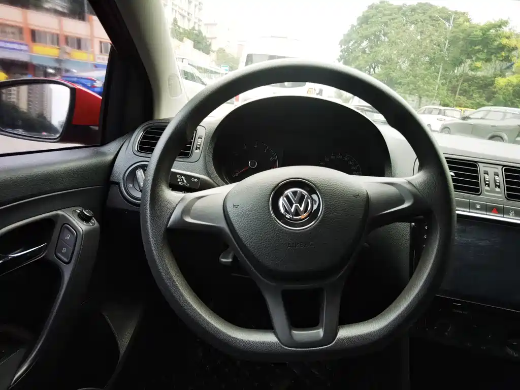 Volkswagen Polo — миниатюра 18
