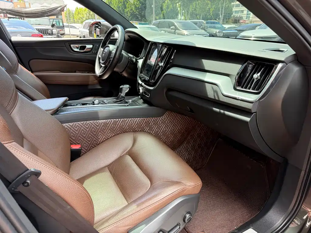 Volvo XC60 — миниатюра 14