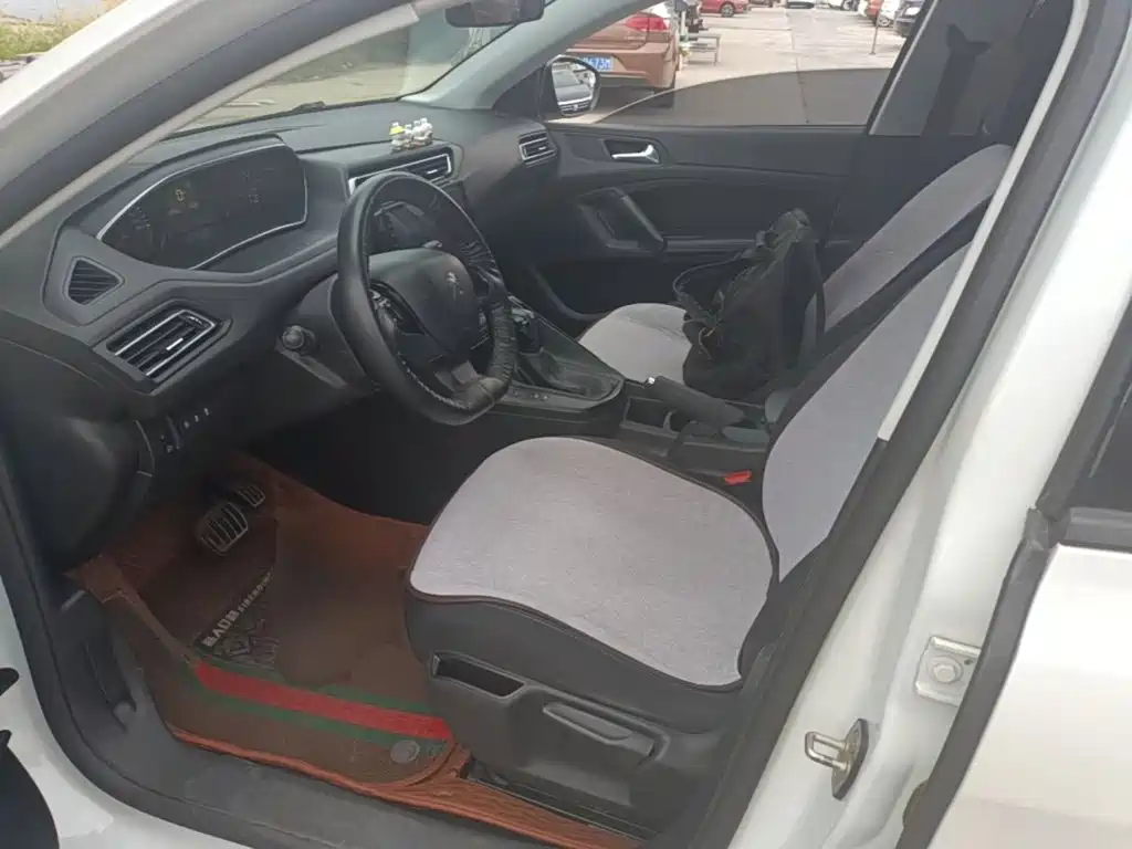 Peugeot 308 — миниатюра 15
