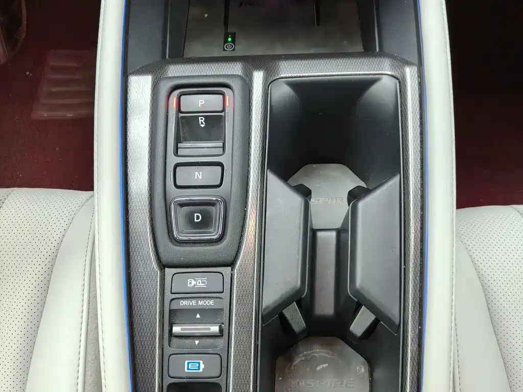 Honda Inspire PHEV — миниатюра 15