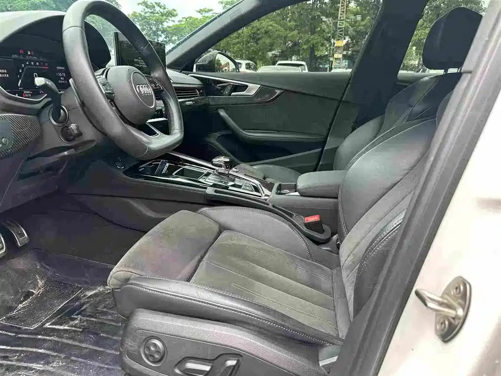 Audi A4L 2023 45 TFSI quattro